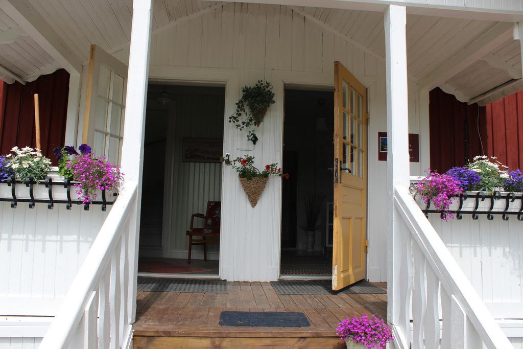 Dohnafors Sommarhem Hostel Askersund Exterior photo